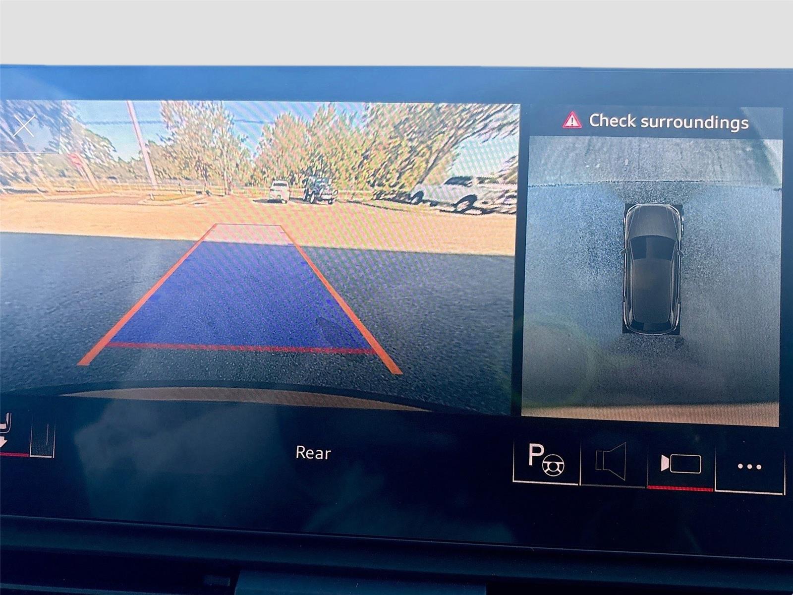 2022 Audi Q5 S line Prestige