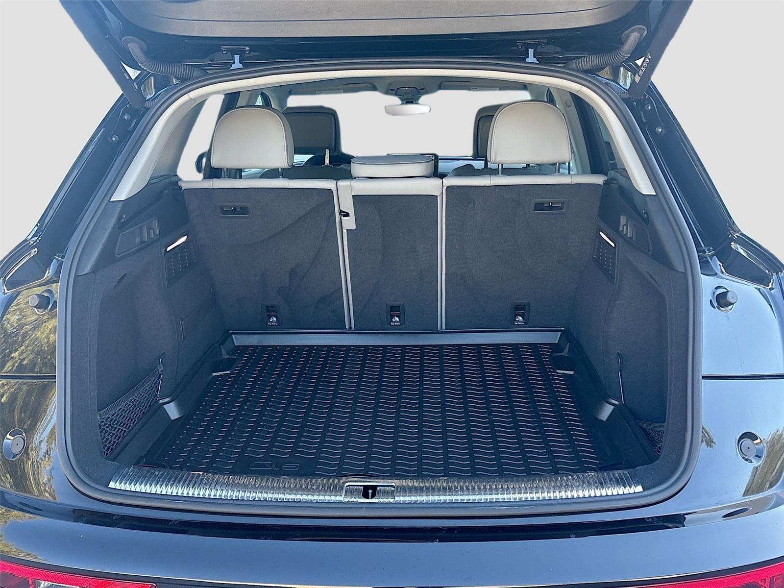 2022 Audi Q5 S line Prestige