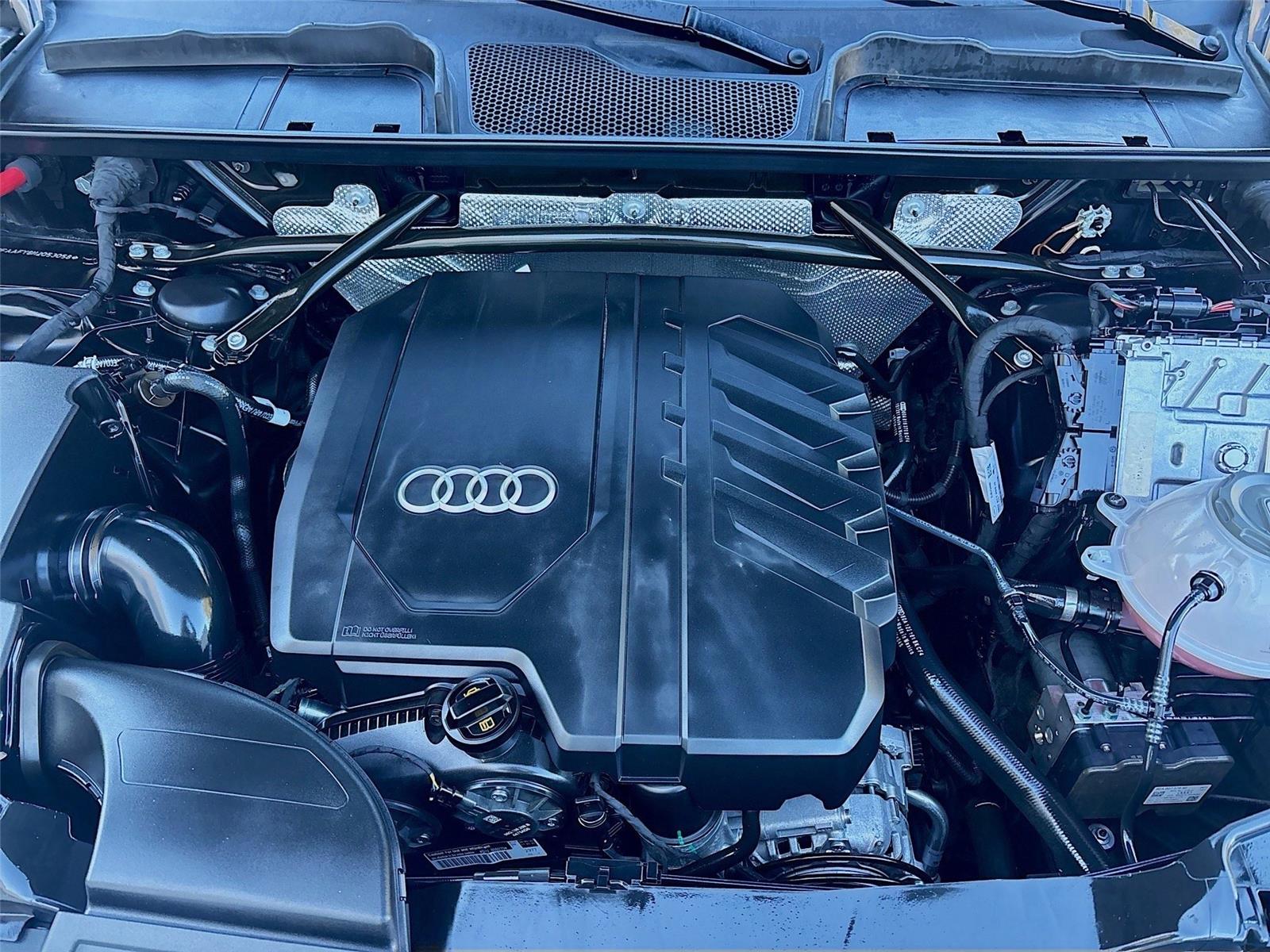 2022 Audi Q5 S line Prestige