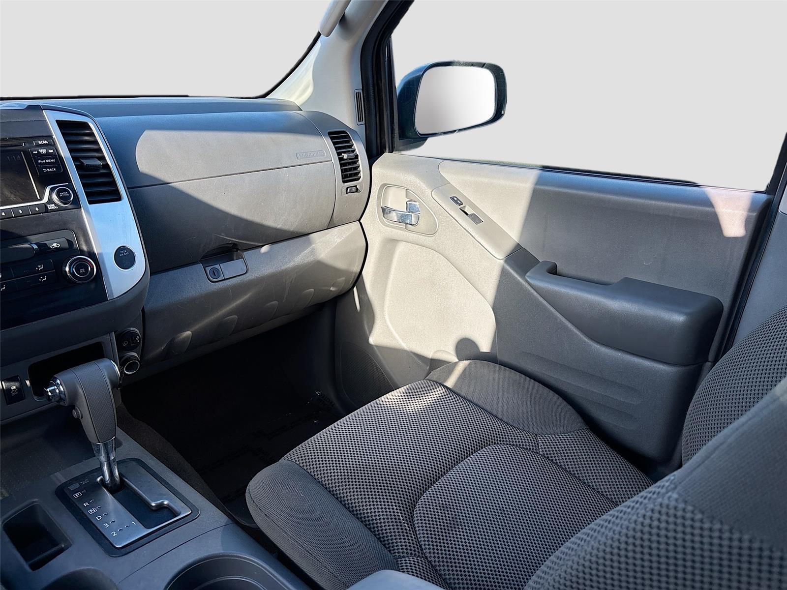 2017 Nissan Frontier SV V6