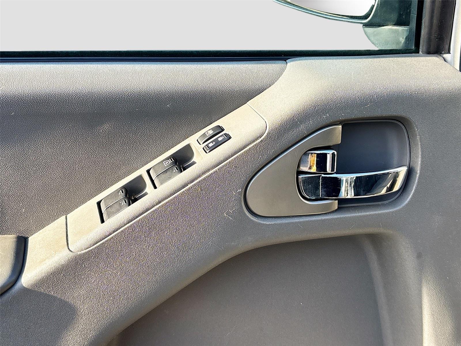 2017 Nissan Frontier SV V6