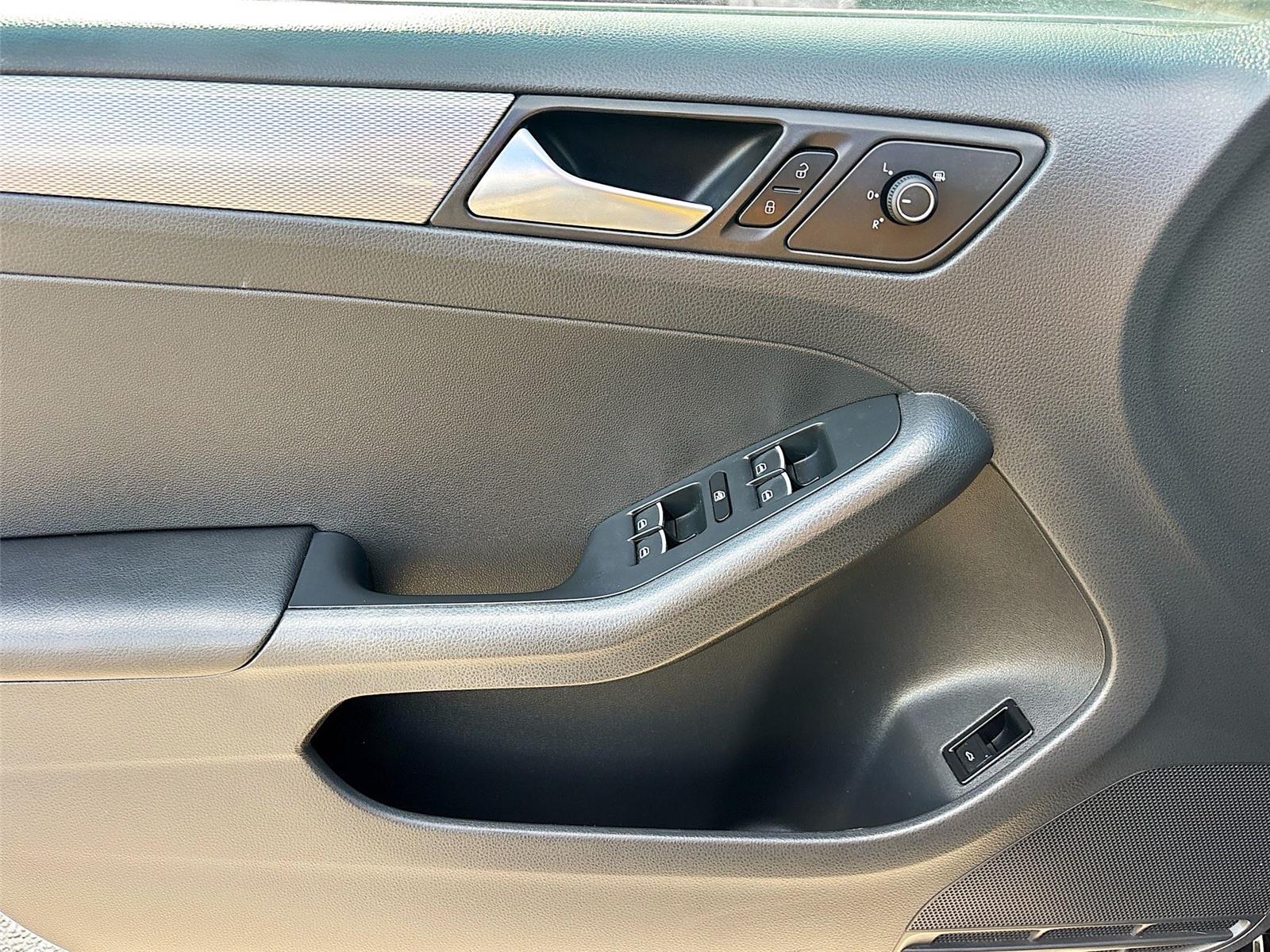 2015 Volkswagen Jetta Sedan 1.8T SE w/Connectivity