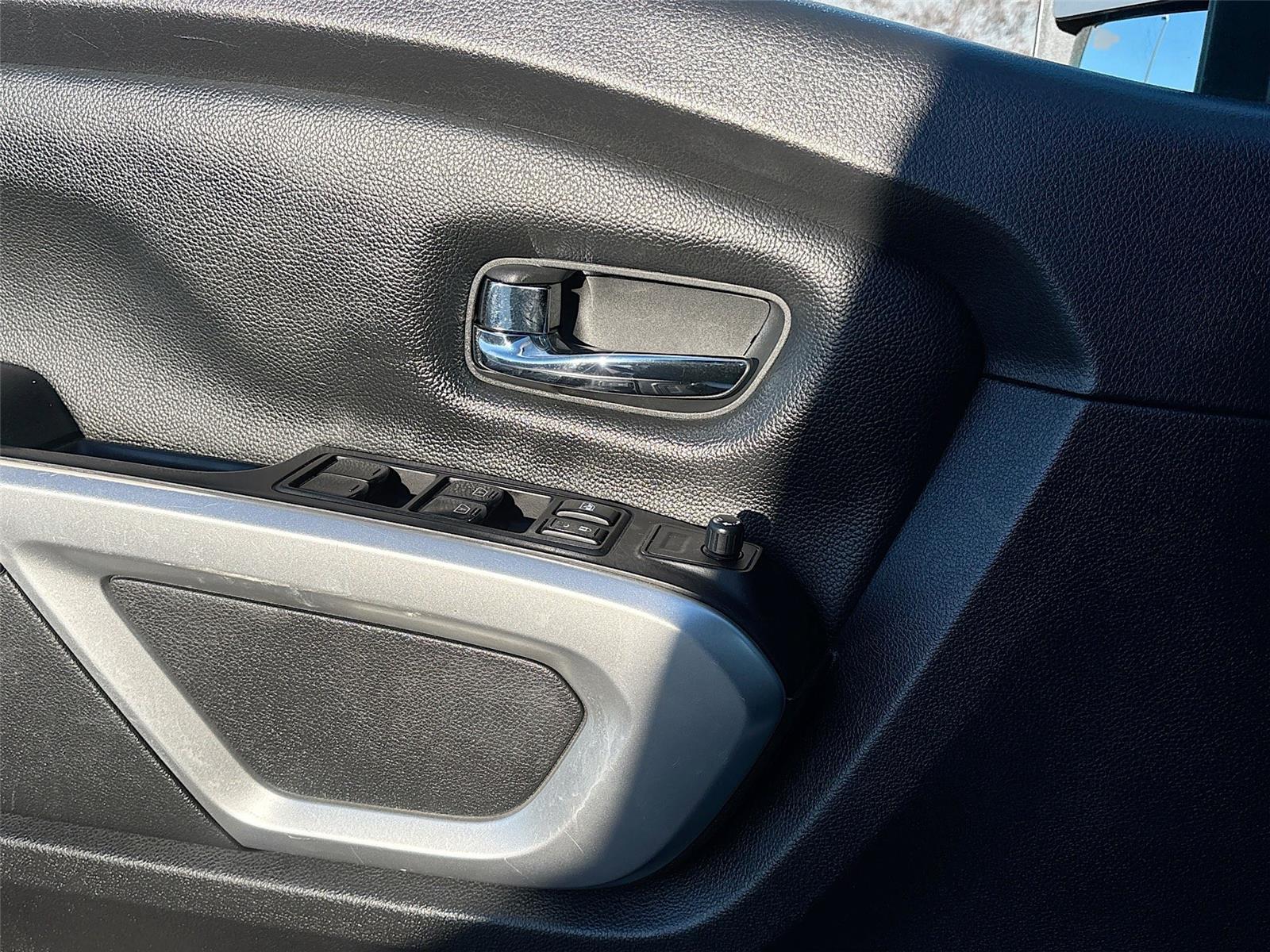 2017 Nissan Titan XD SV