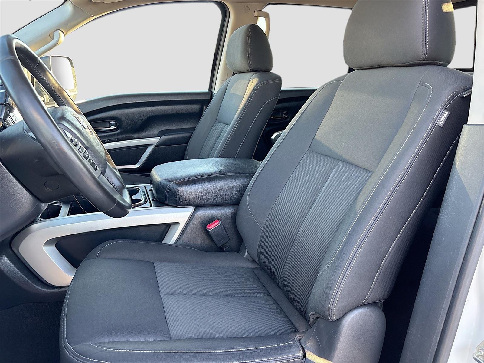 2017 Nissan Titan XD SV