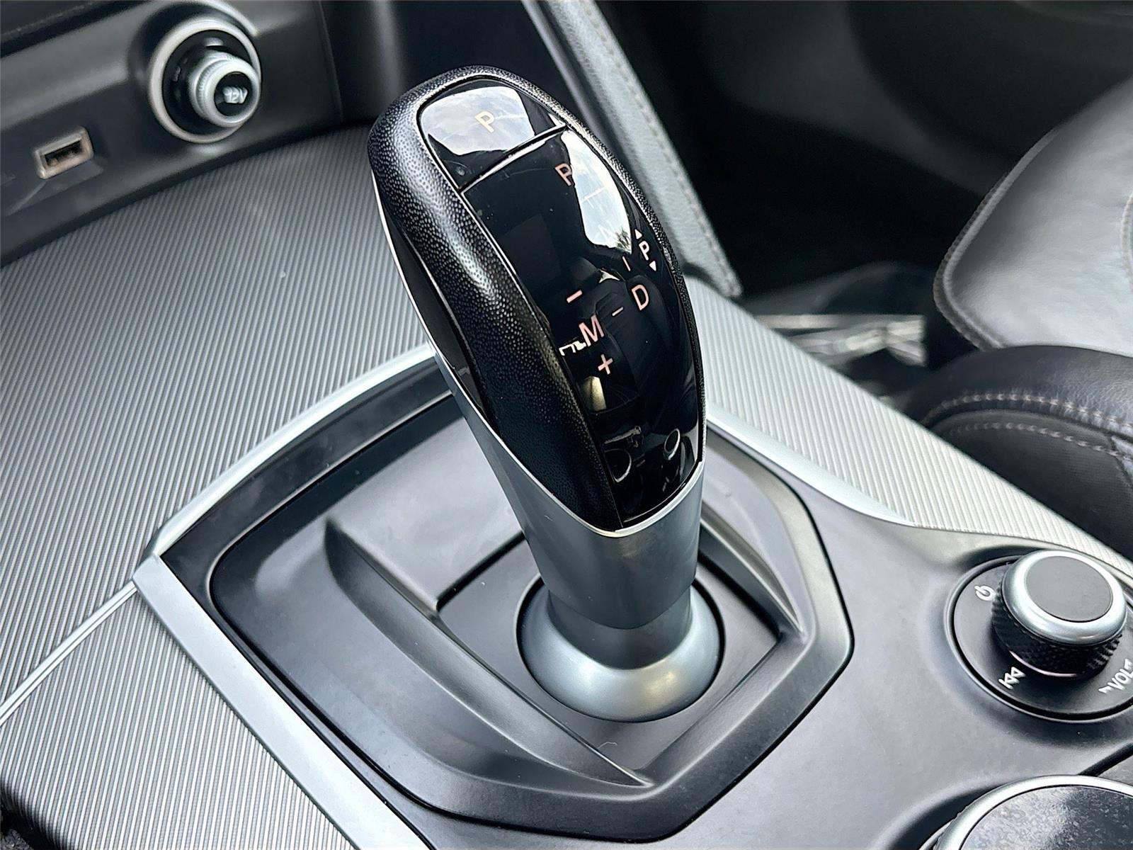 2019 Alfa Romeo Stelvio Ti Sport