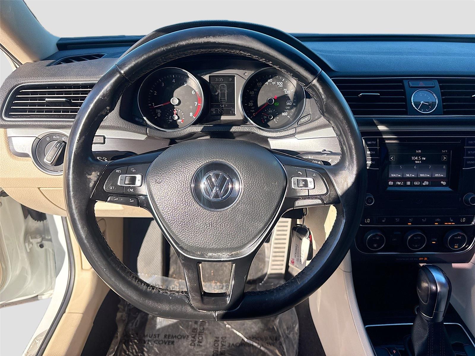 2016 Volkswagen Passat 1.8T R-Line w/Comfort Pkg