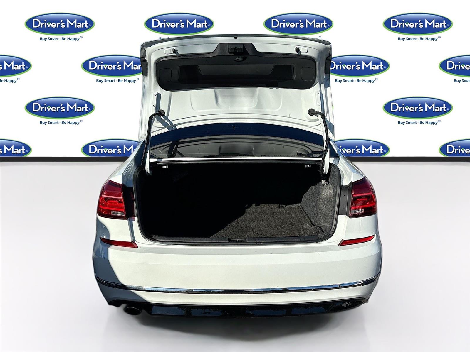 2016 Volkswagen Passat 1.8T R-Line w/Comfort Pkg