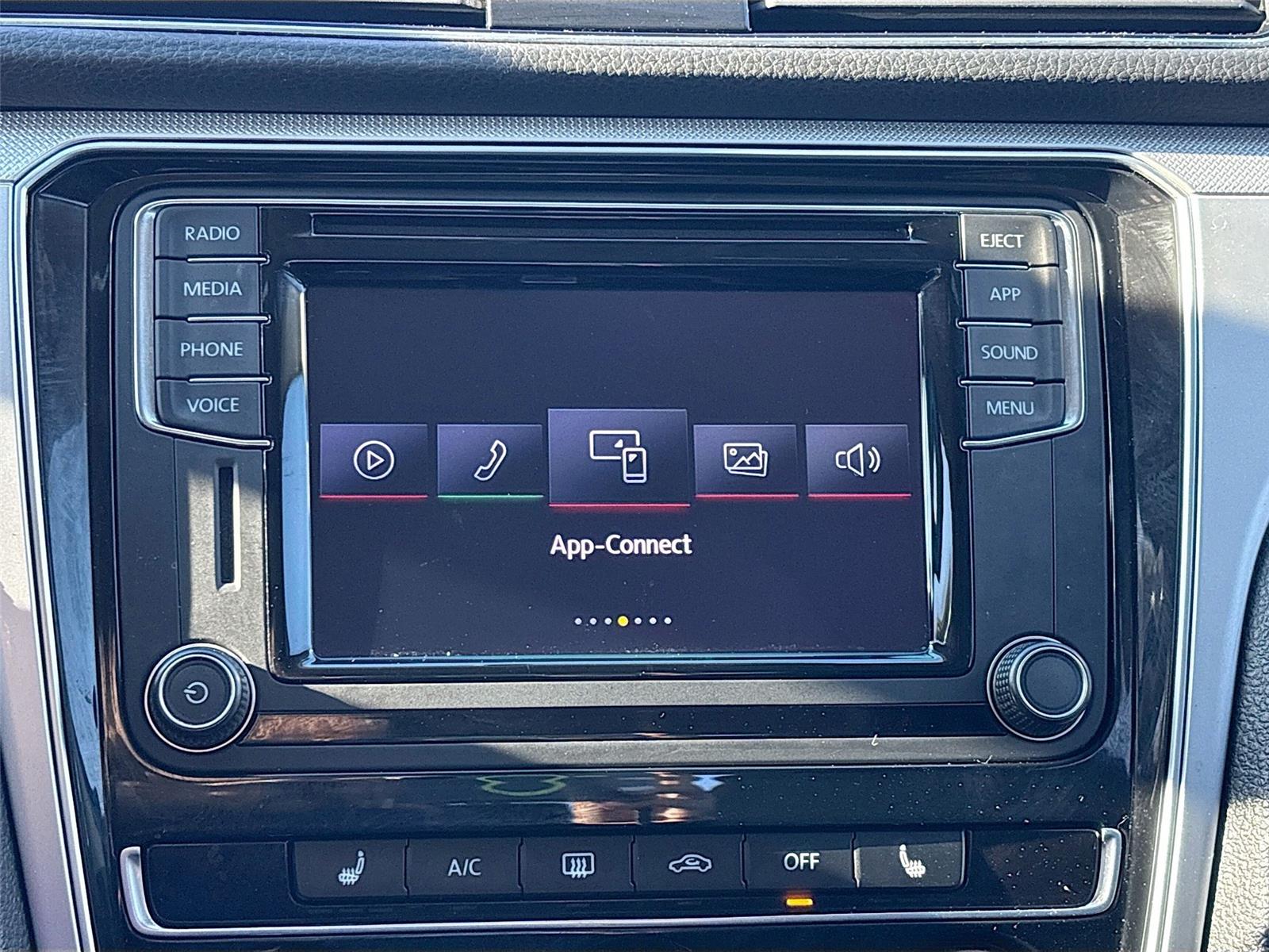 2019 Volkswagen Passat 2.0T Wolfsburg Edition