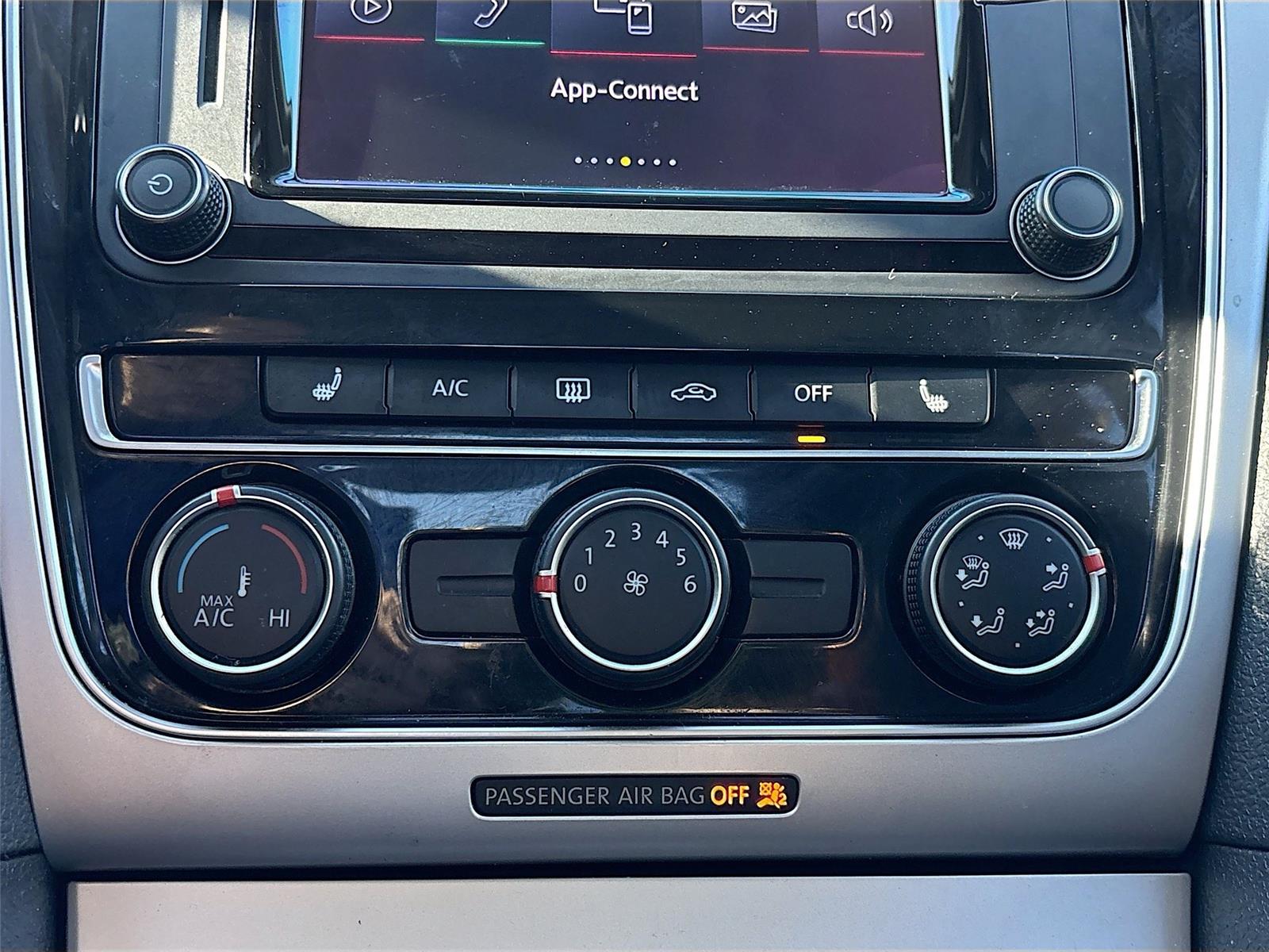 2019 Volkswagen Passat 2.0T Wolfsburg Edition