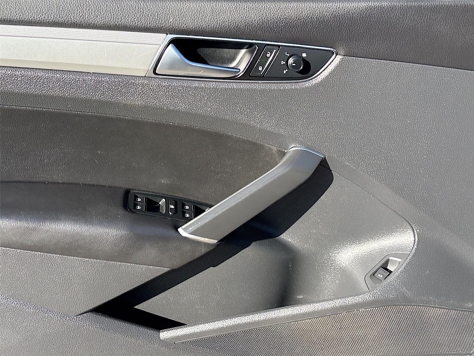 2019 Volkswagen Passat 2.0T Wolfsburg Edition