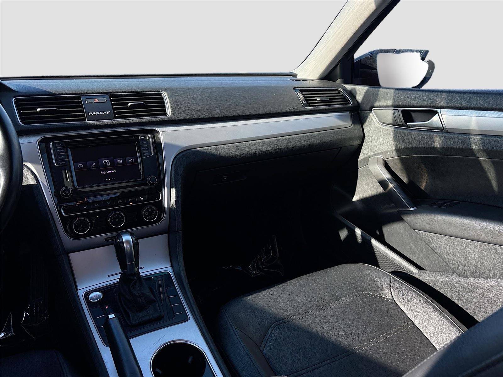 2019 Volkswagen Passat 2.0T Wolfsburg Edition