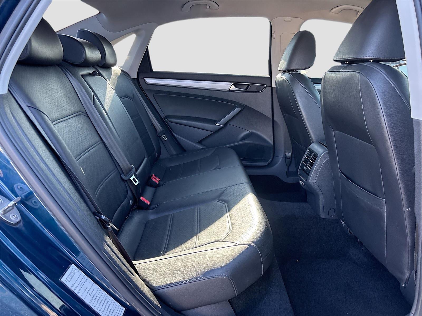 2019 Volkswagen Passat 2.0T Wolfsburg Edition