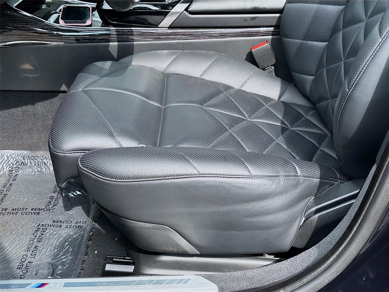 2023 BMW 7 Series 740i