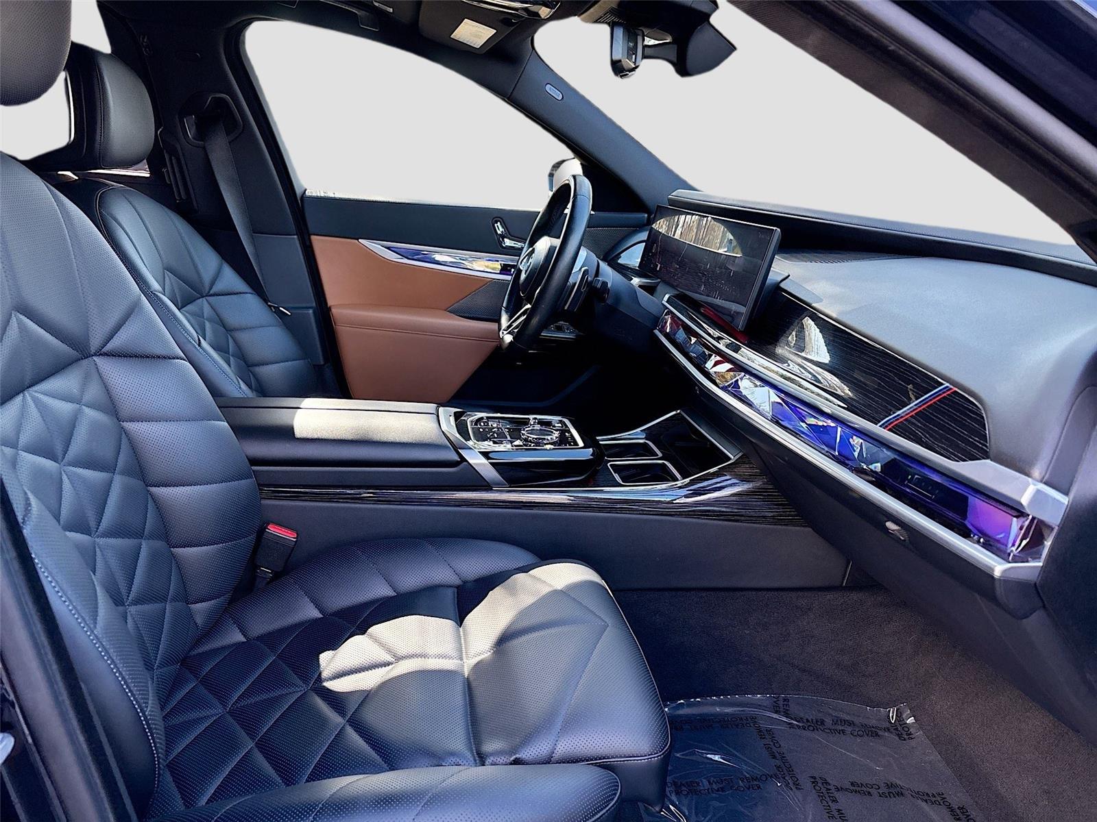 2023 BMW 7 Series 740i