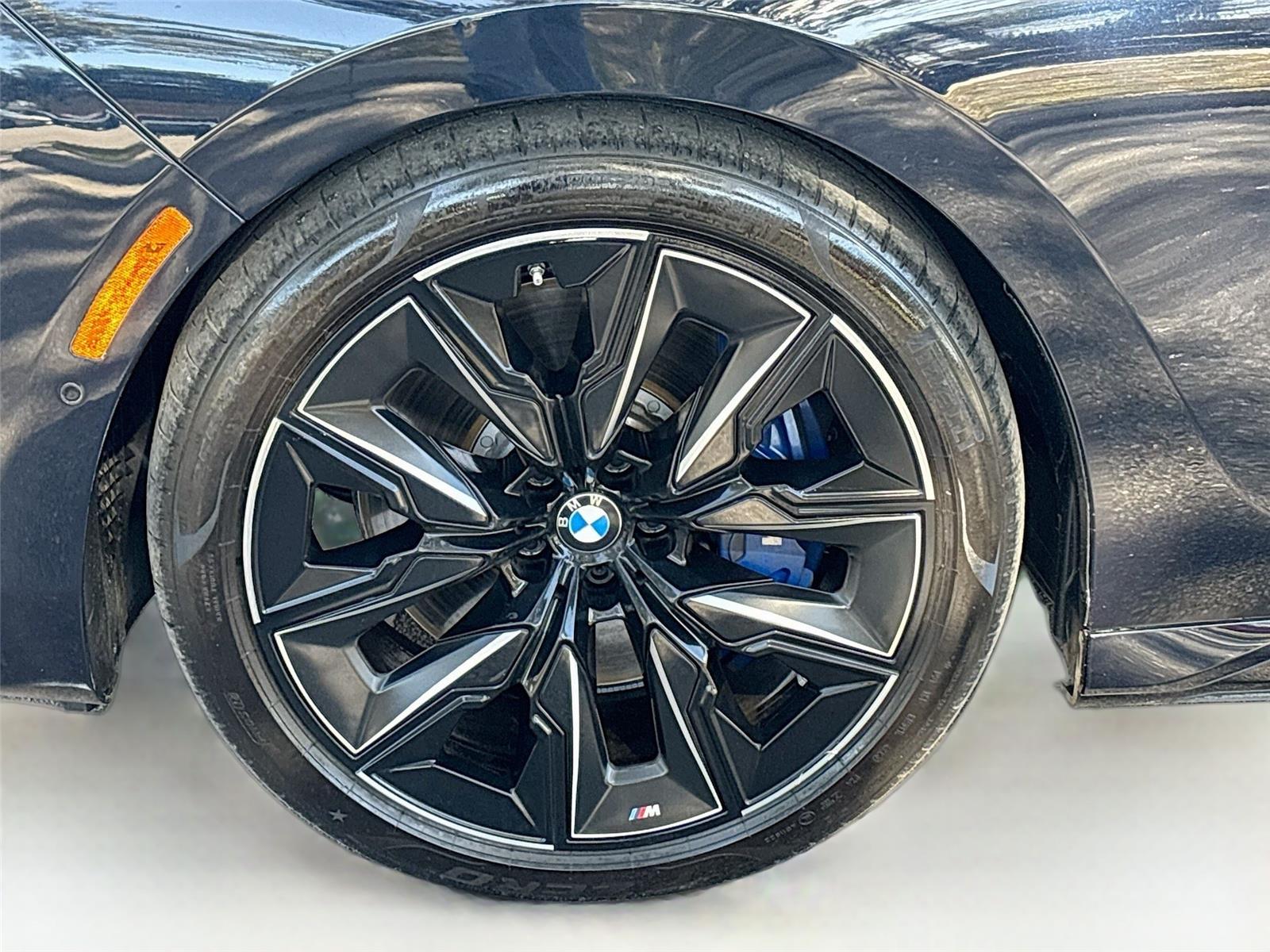 2023 BMW 7 Series 740i