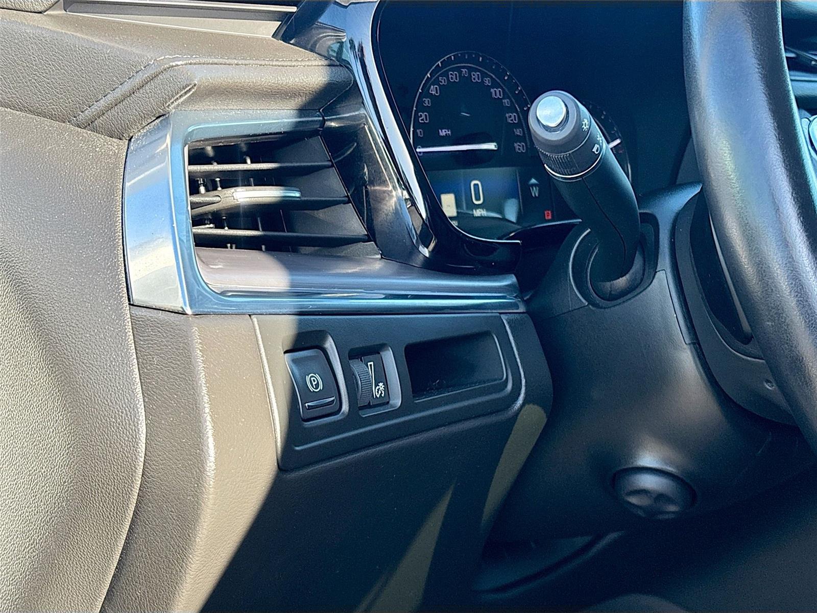 2018 Cadillac XT5 Luxury FWD