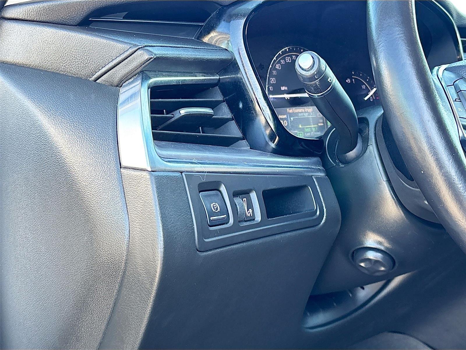 2017 Cadillac XT5 Luxury FWD