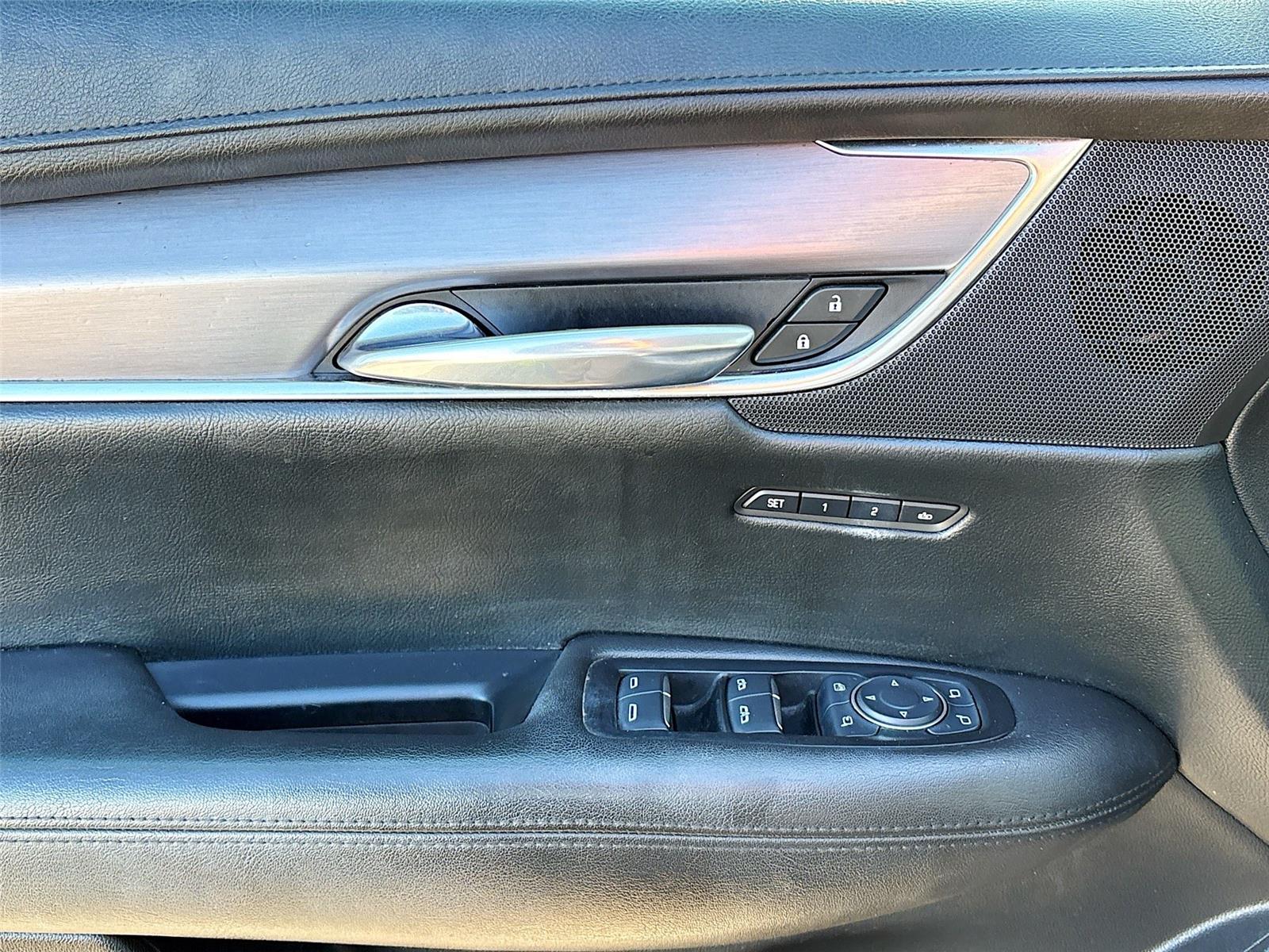 2017 Cadillac XT5 Luxury FWD