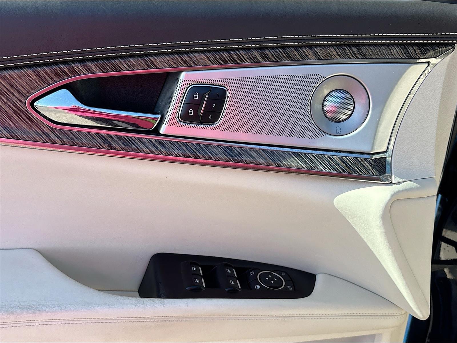 2019 Lincoln Nautilus Black Label