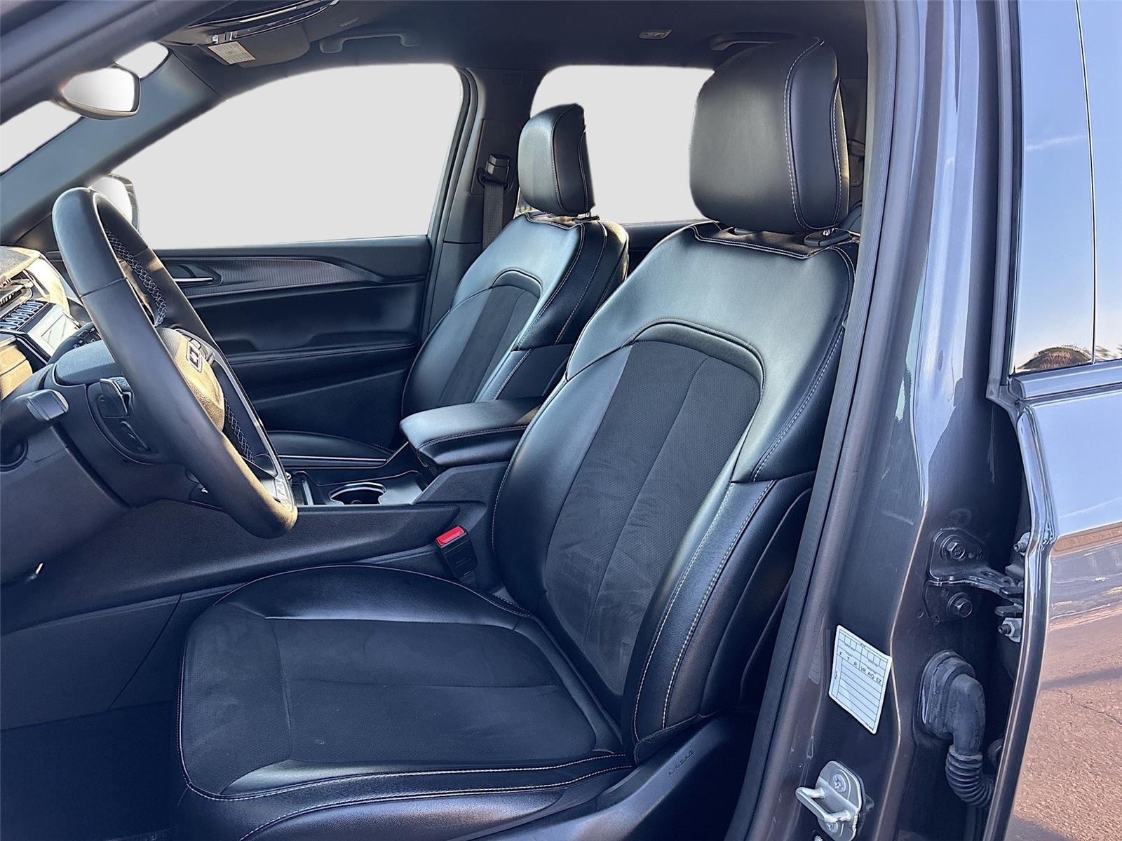 2024 Jeep Grand Cherokee L Altitude