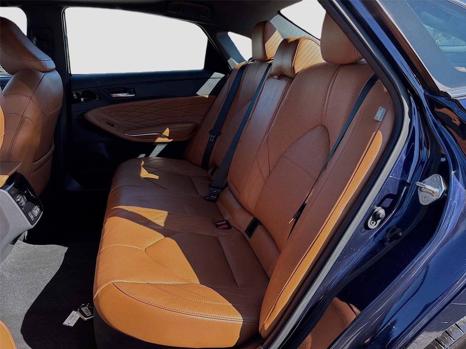 2022 Toyota Avalon Hybrid Limited