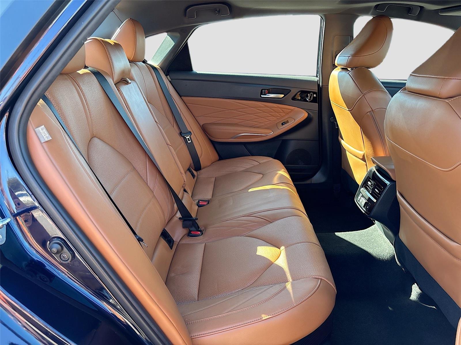 2022 Toyota Avalon Hybrid Limited