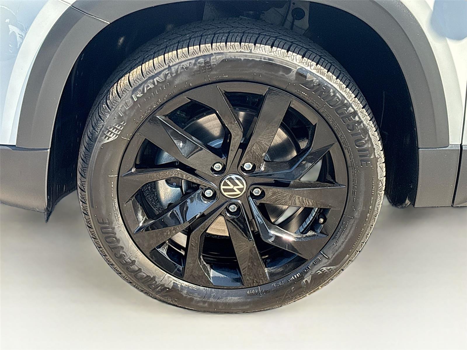 2024 Volkswagen Taos SE