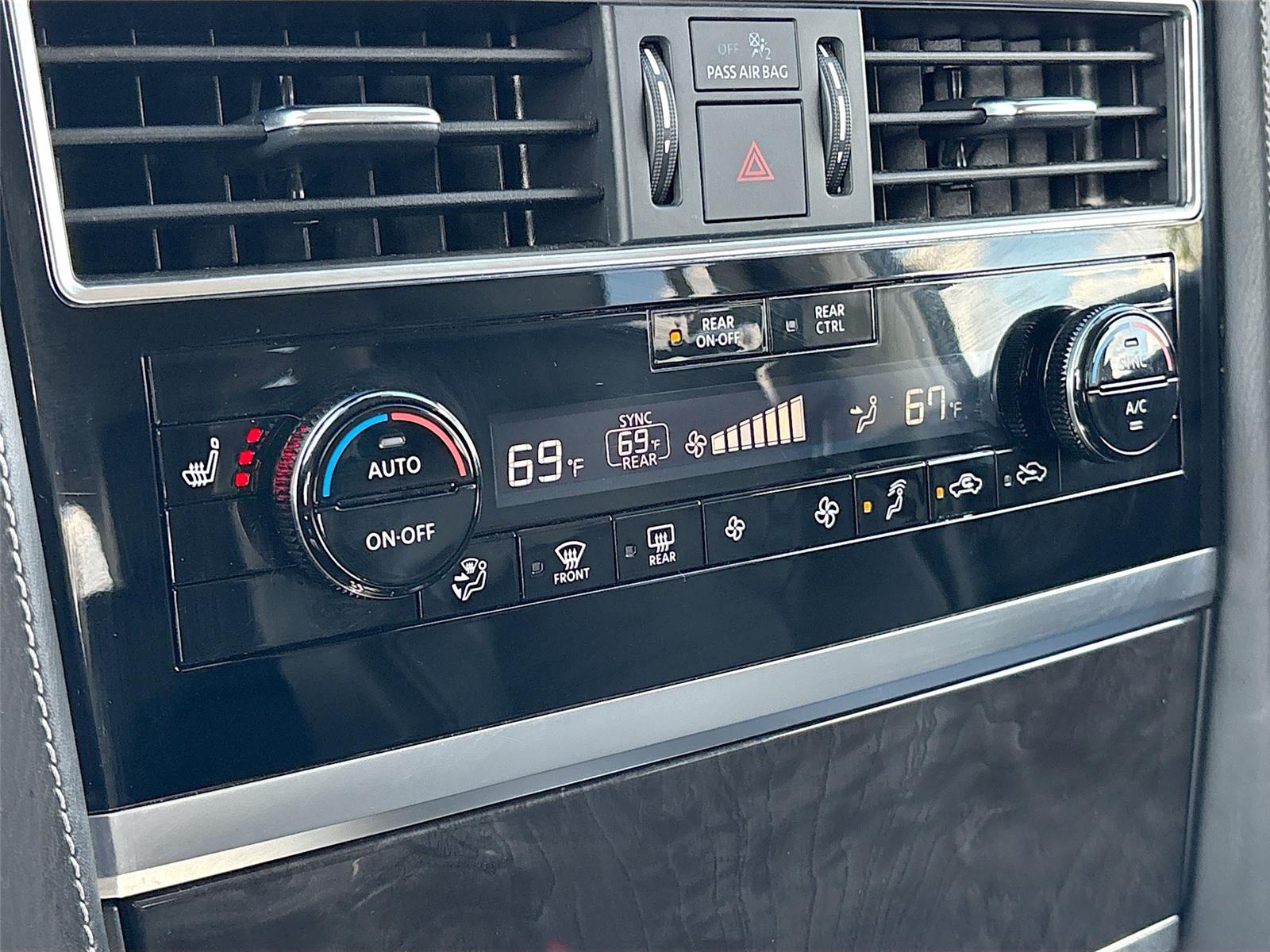 2024 INFINITI QX80 LUXE