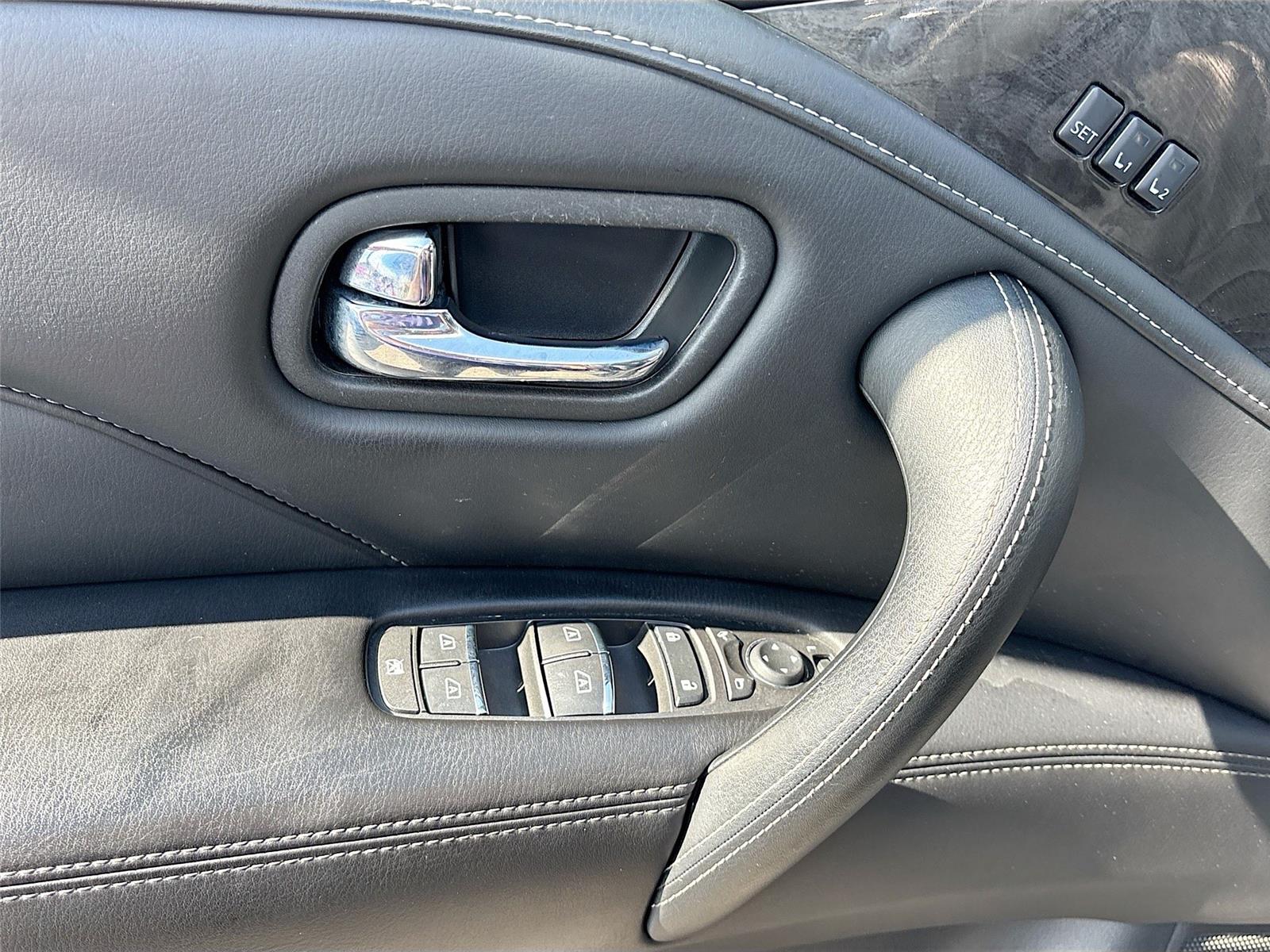 2024 INFINITI QX80 LUXE