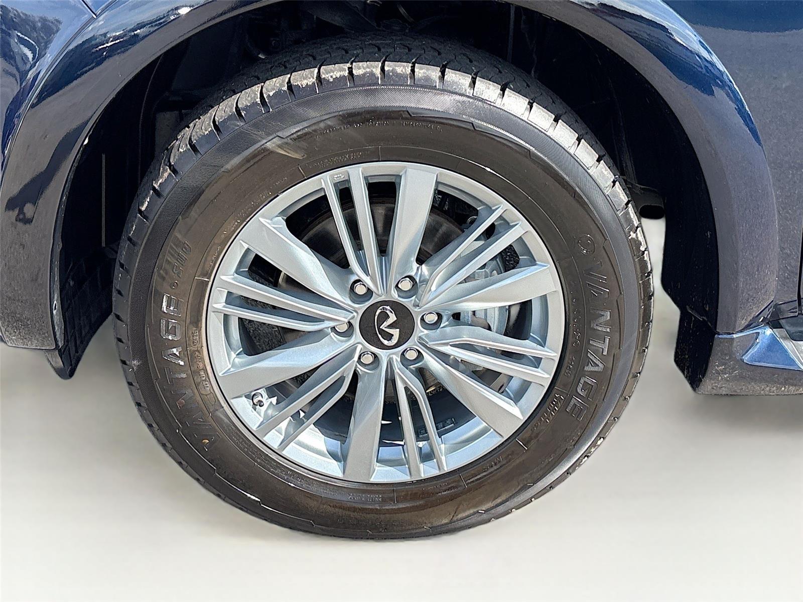 2024 INFINITI QX80 LUXE