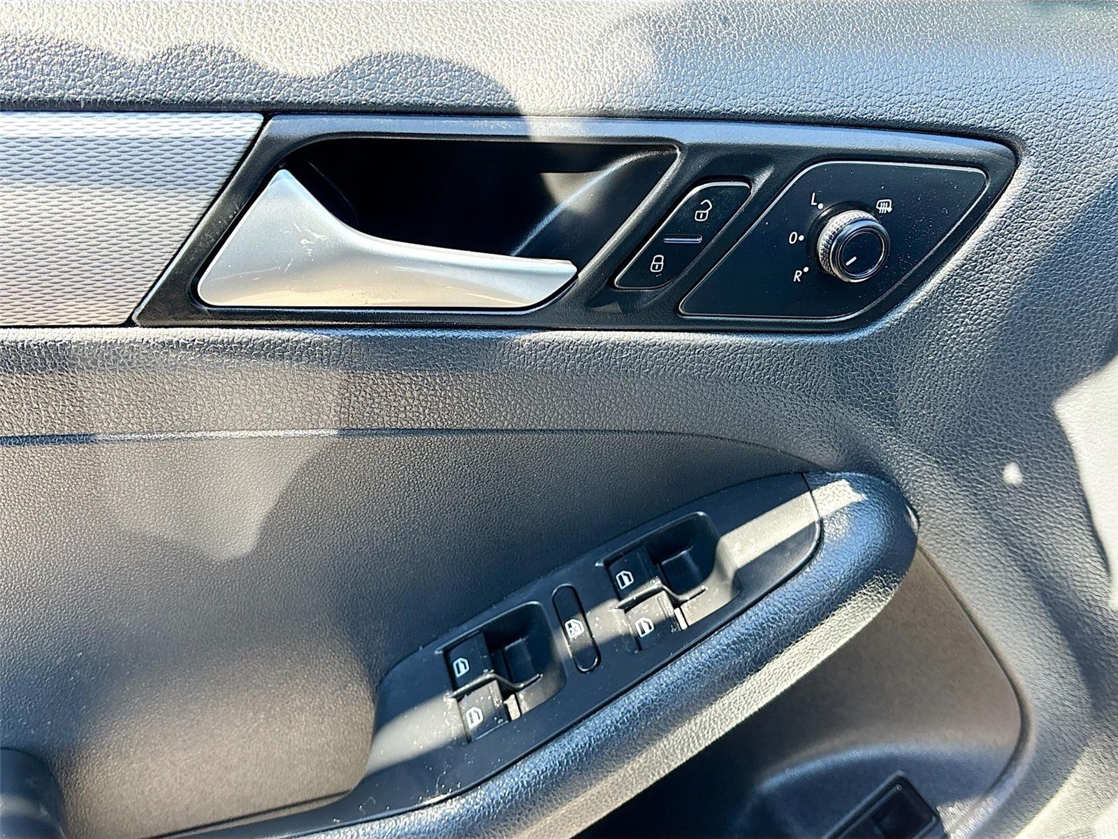 2017 VOLKSWAGEN JETTA SE