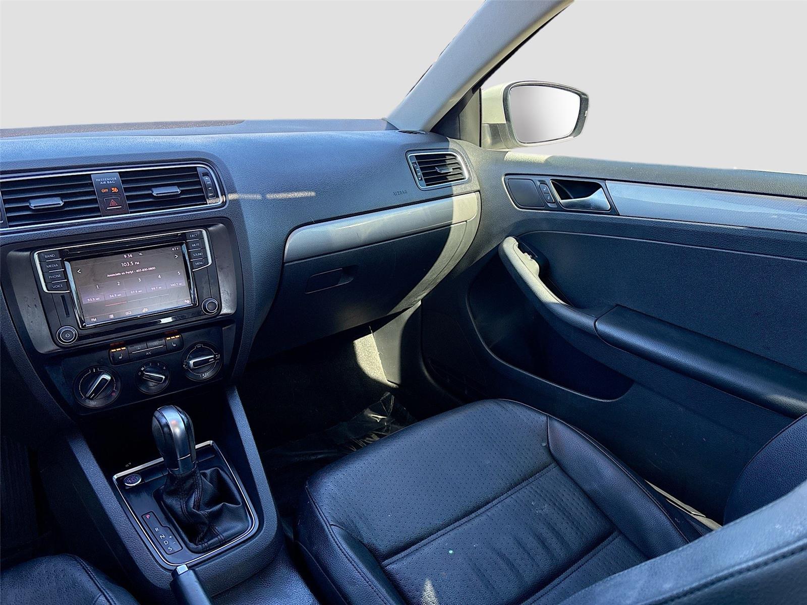 2017 VOLKSWAGEN JETTA SE