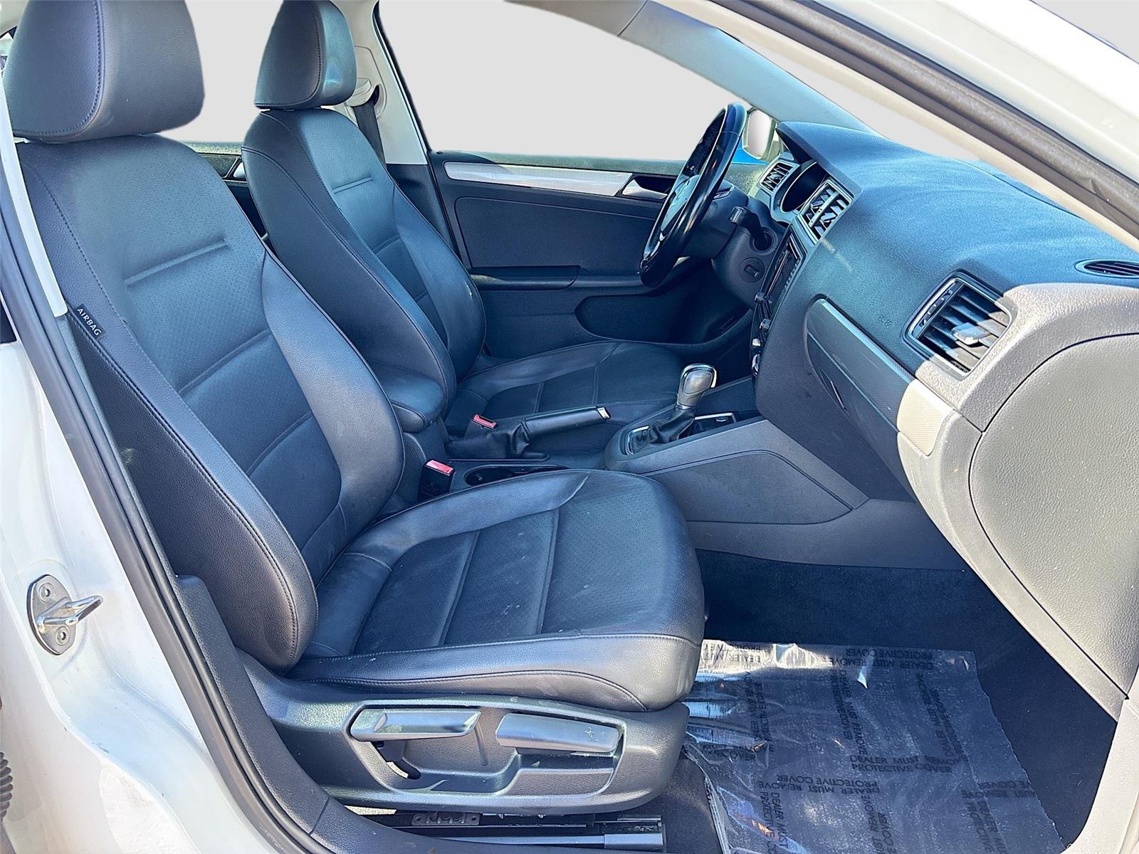 2017 VOLKSWAGEN JETTA SE