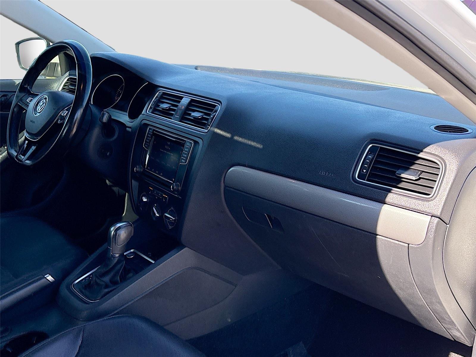 2017 VOLKSWAGEN JETTA SE