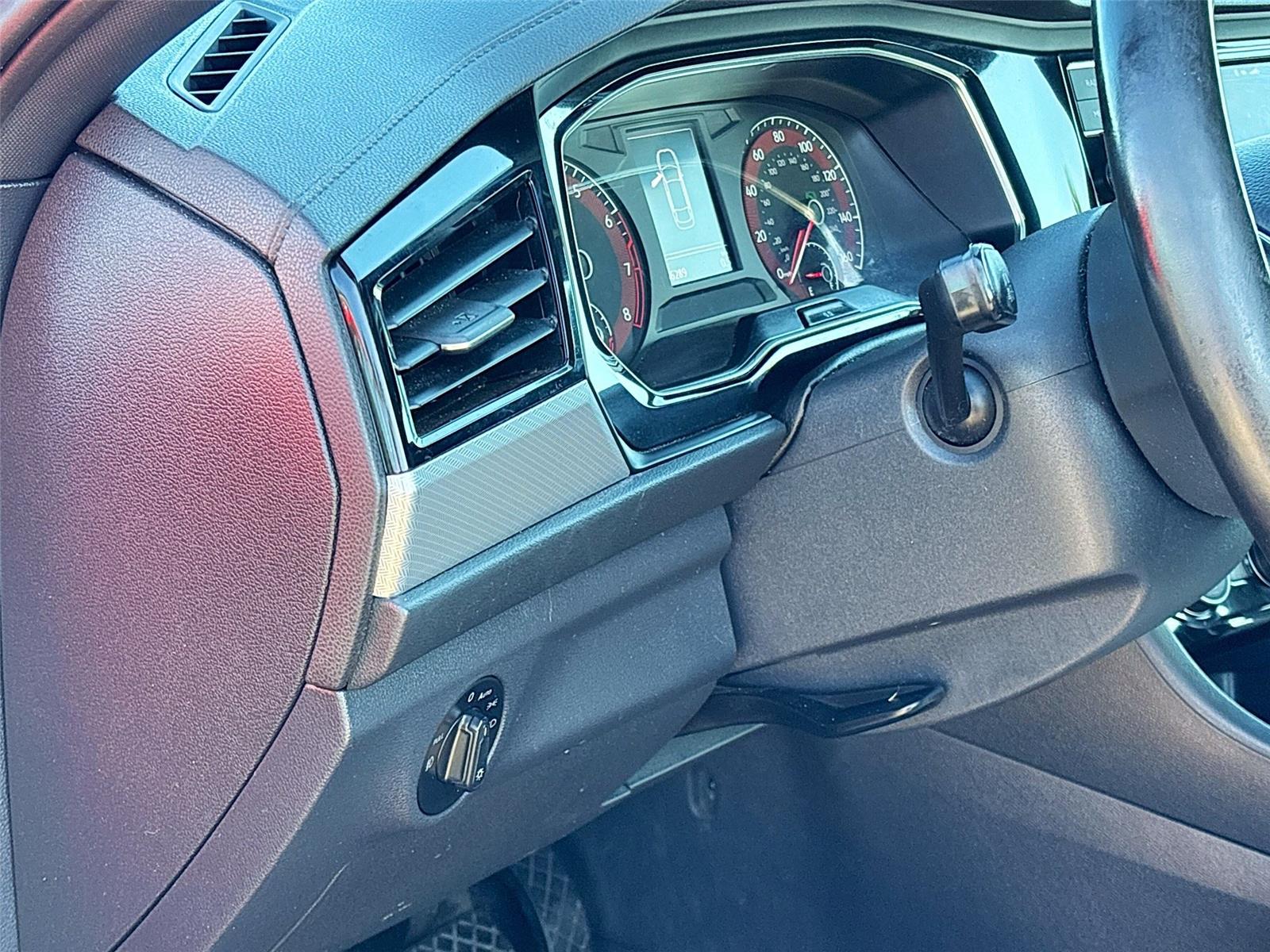 2019 Volkswagen Jetta R-Line