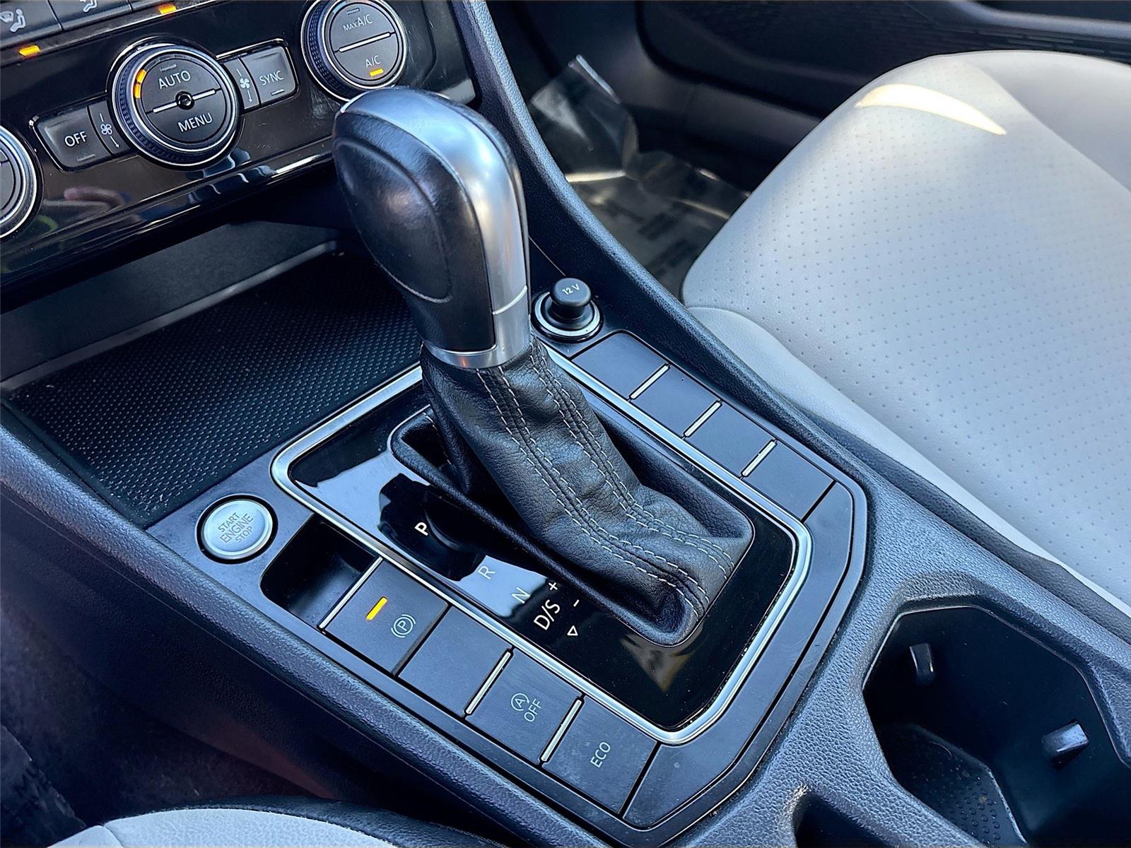 2019 Volkswagen Jetta R-Line