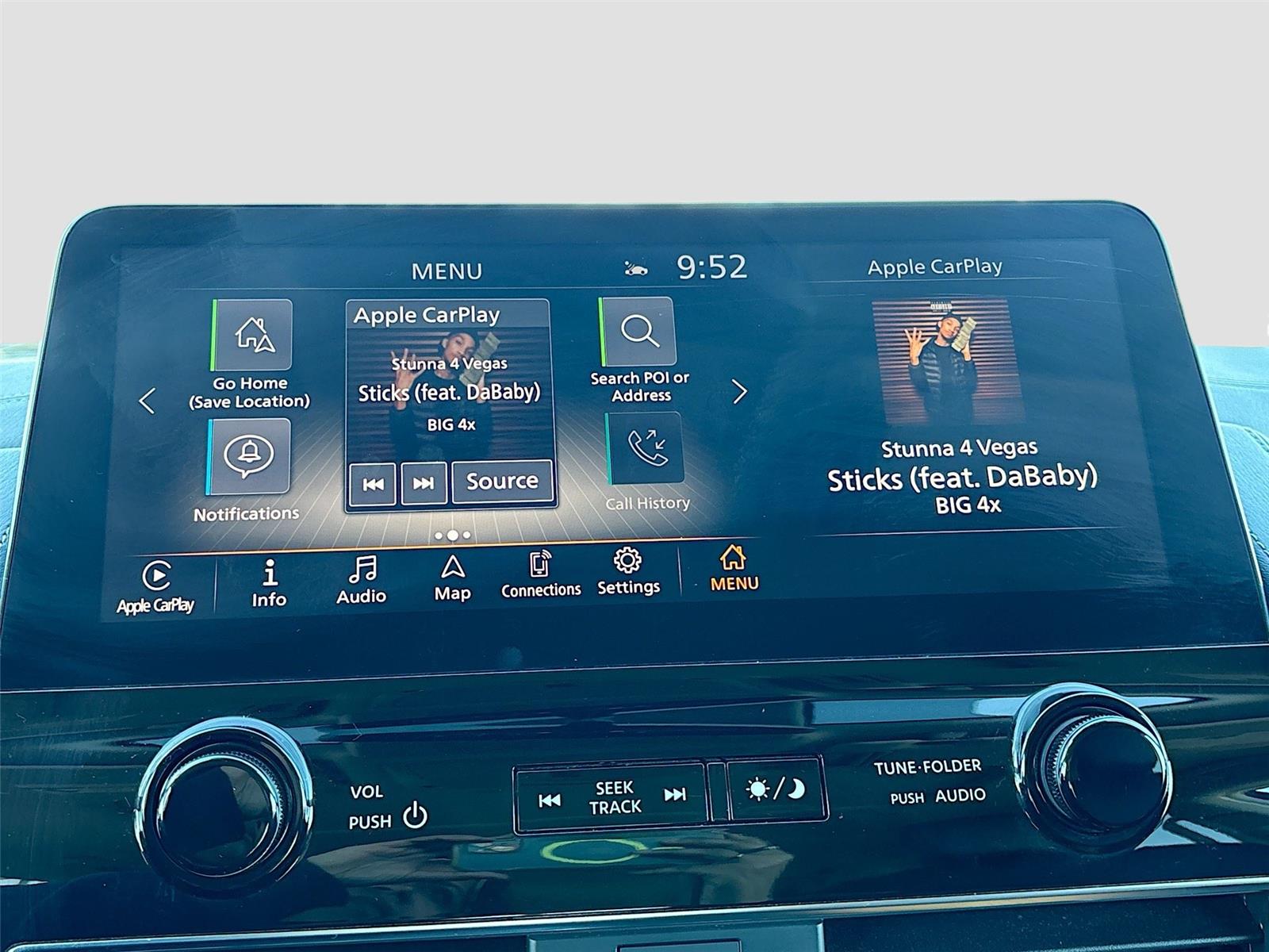 2024 INFINITI QX80 LUXE