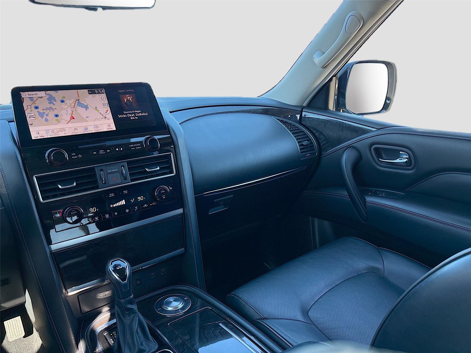 2024 INFINITI QX80 LUXE