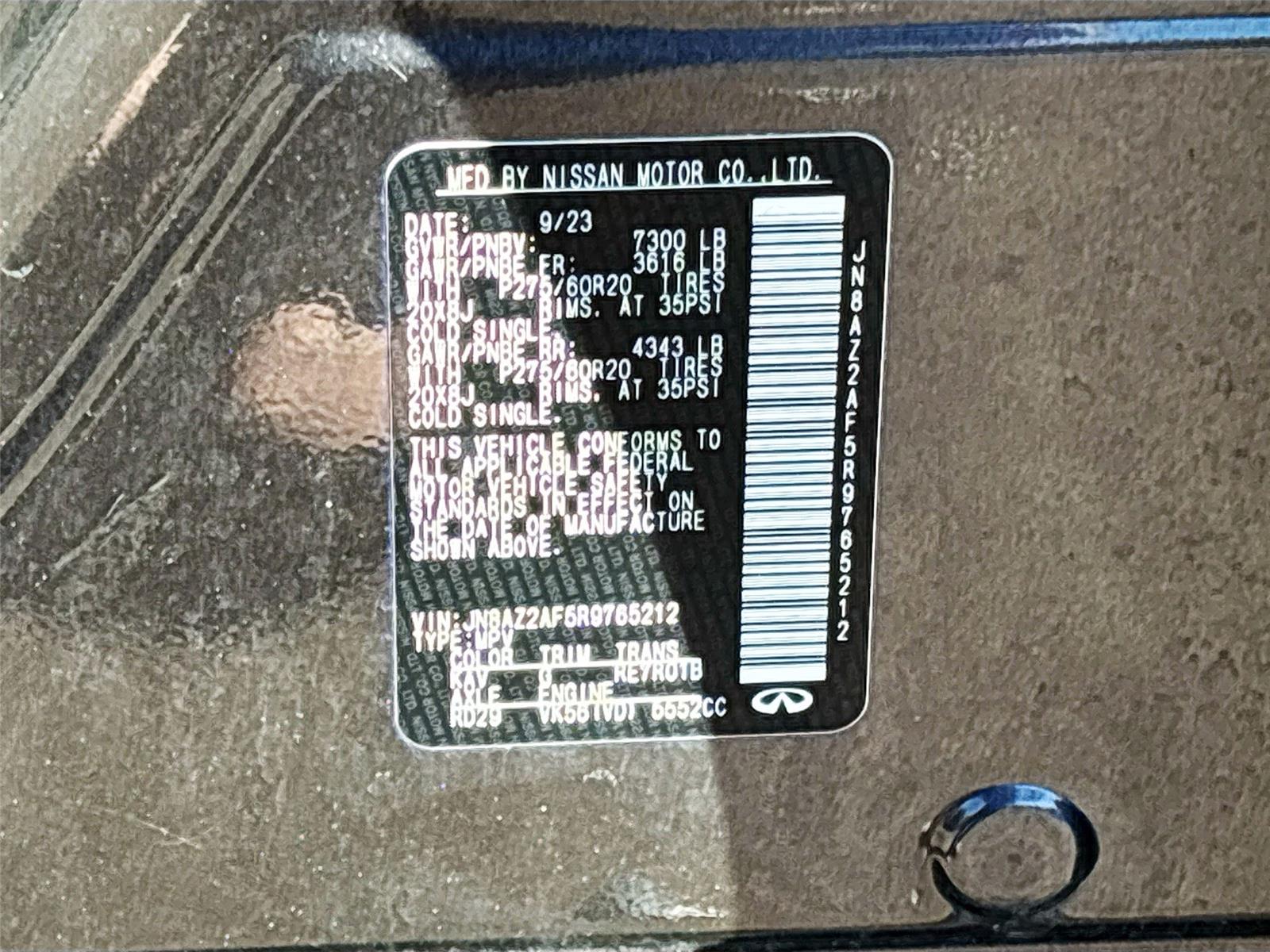 2024 INFINITI QX80 LUXE