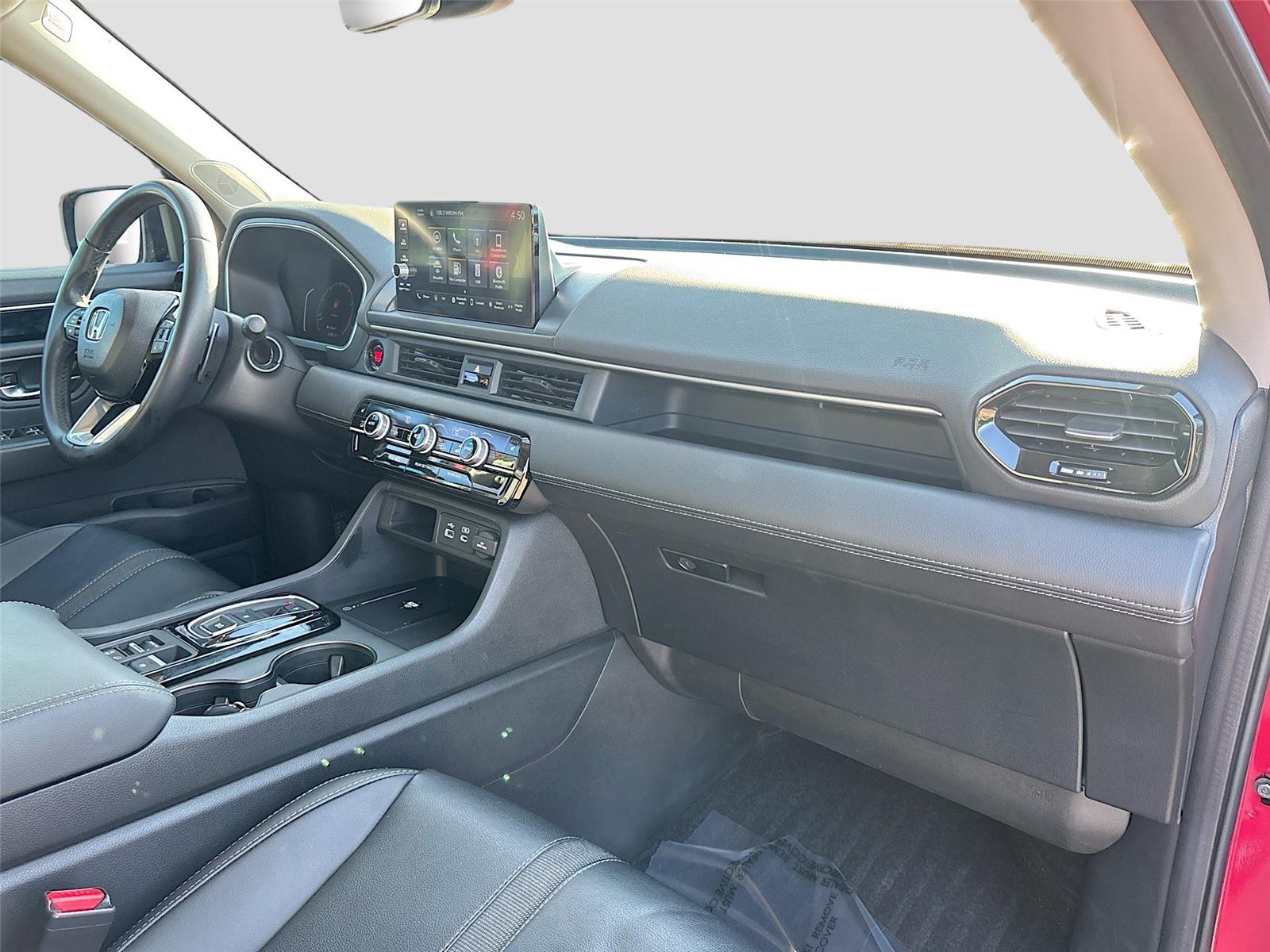 2023 Honda Pilot EX-L w/Rear Captain’s Chairs