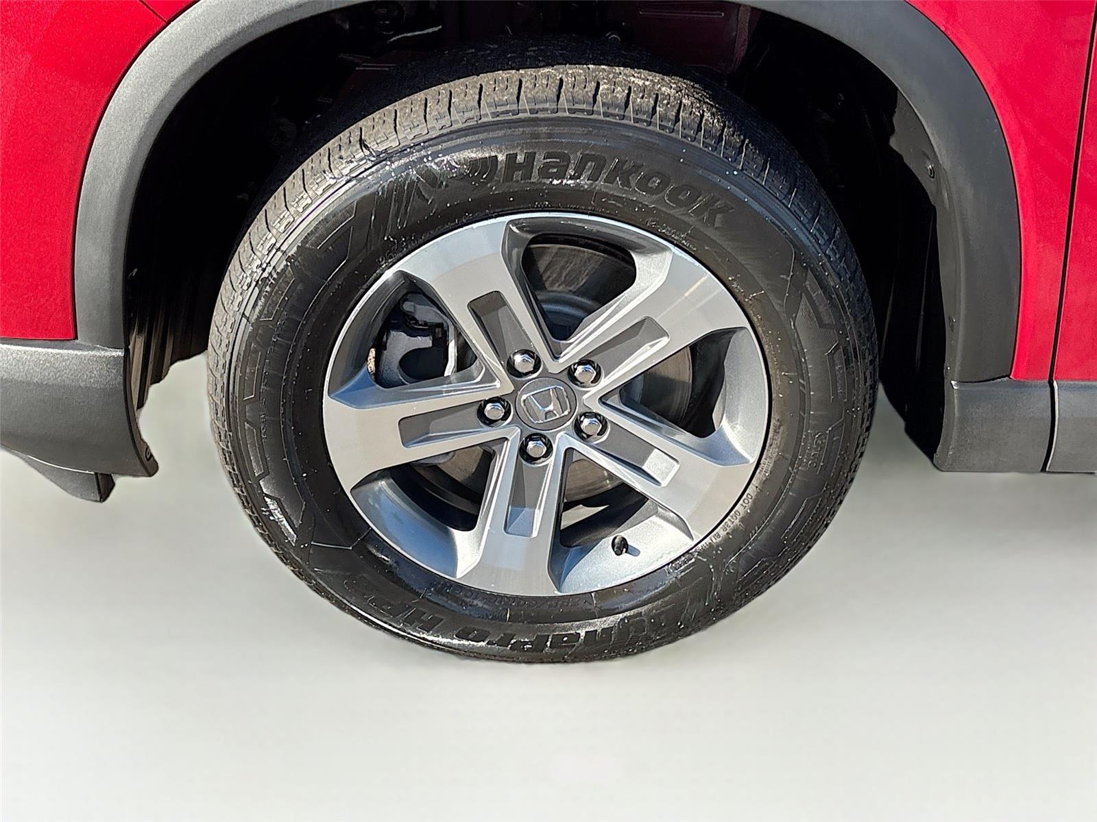 2023 Honda Pilot EX-L w/Rear Captain’s Chairs