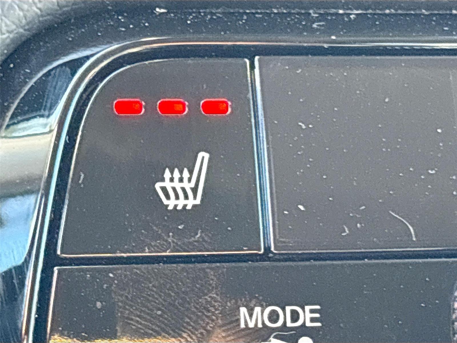 2023 Honda Pilot EX-L w/Rear Captain’s Chairs