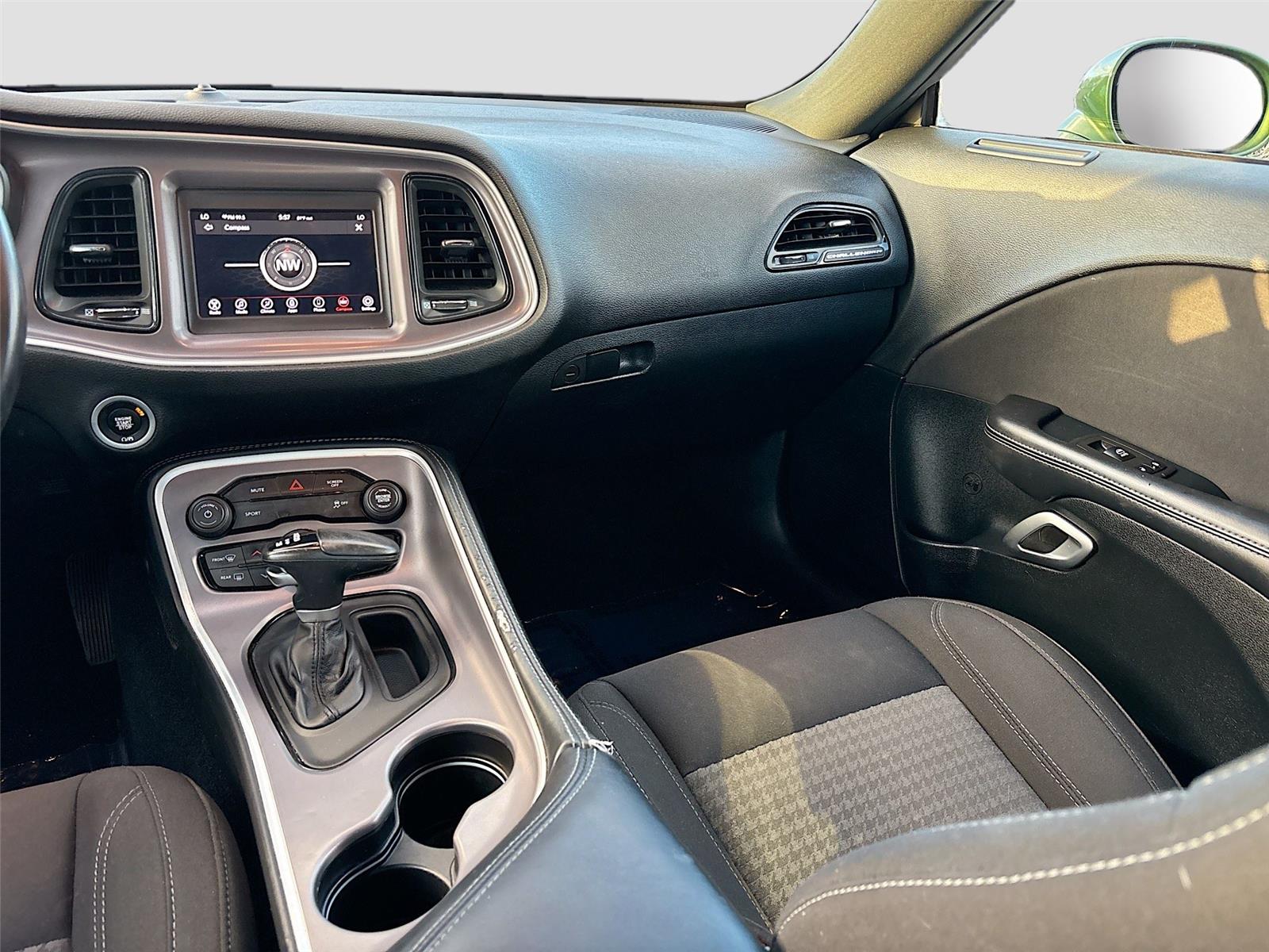 2022 DODGE CHALLENGER SXT