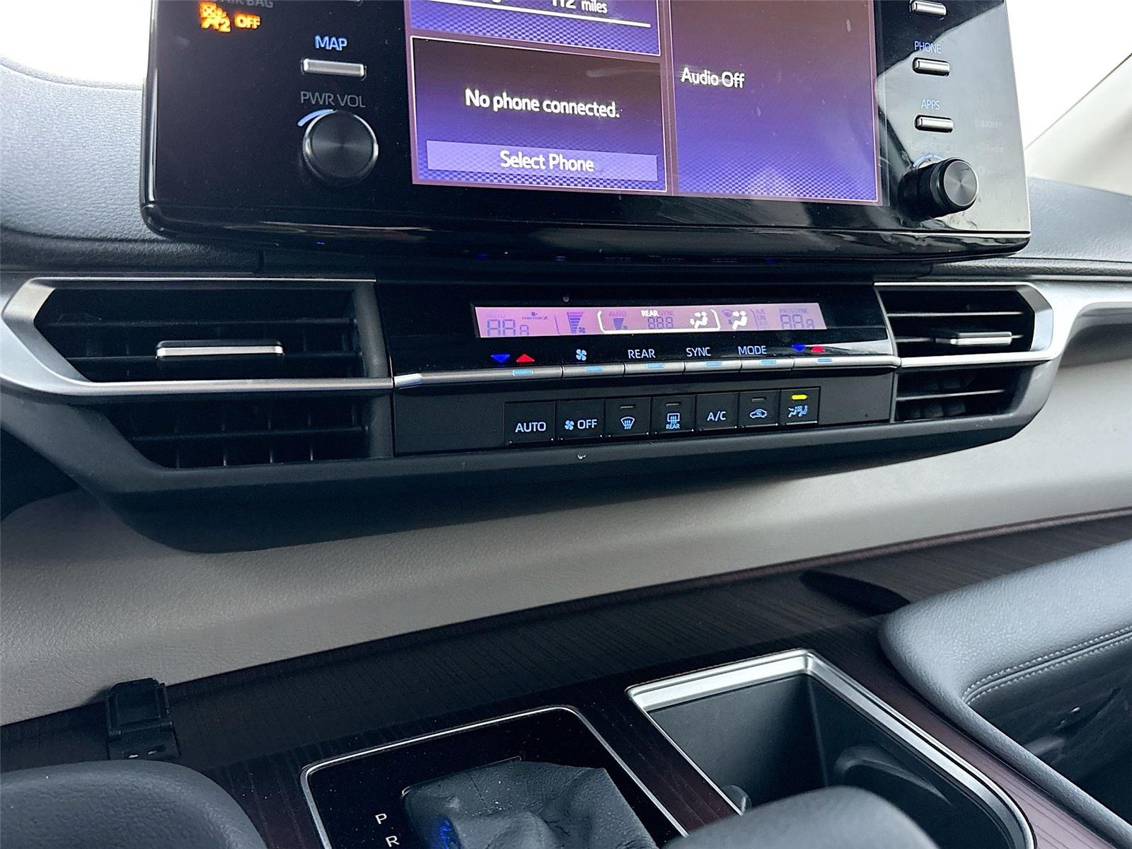 2024 Toyota Sienna LE 8-Passenger