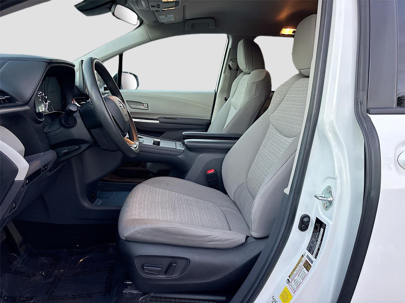 2024 Toyota Sienna LE 8-Passenger