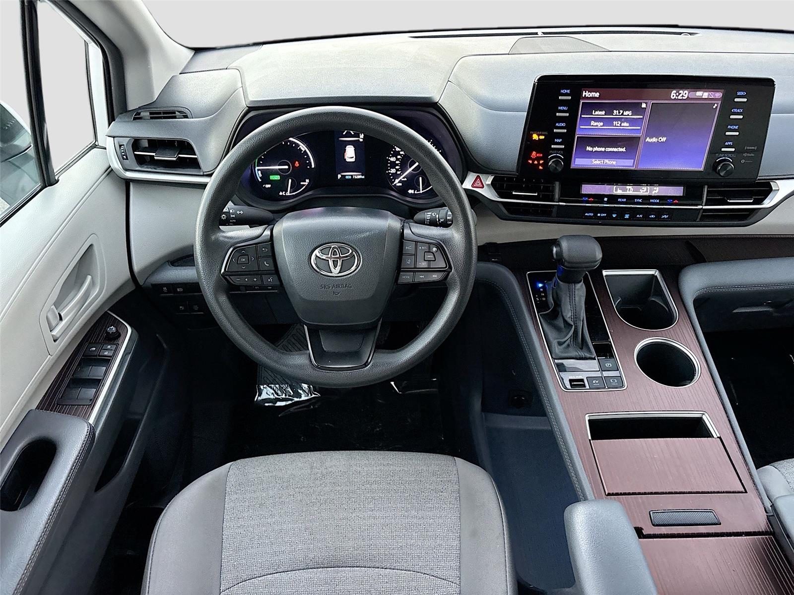 2024 Toyota Sienna LE 8-Passenger