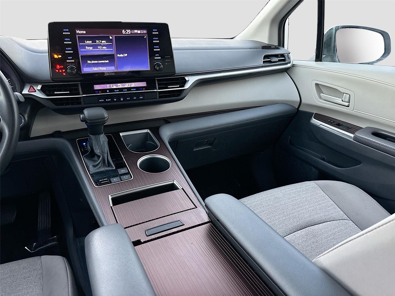 2024 Toyota Sienna LE 8-Passenger