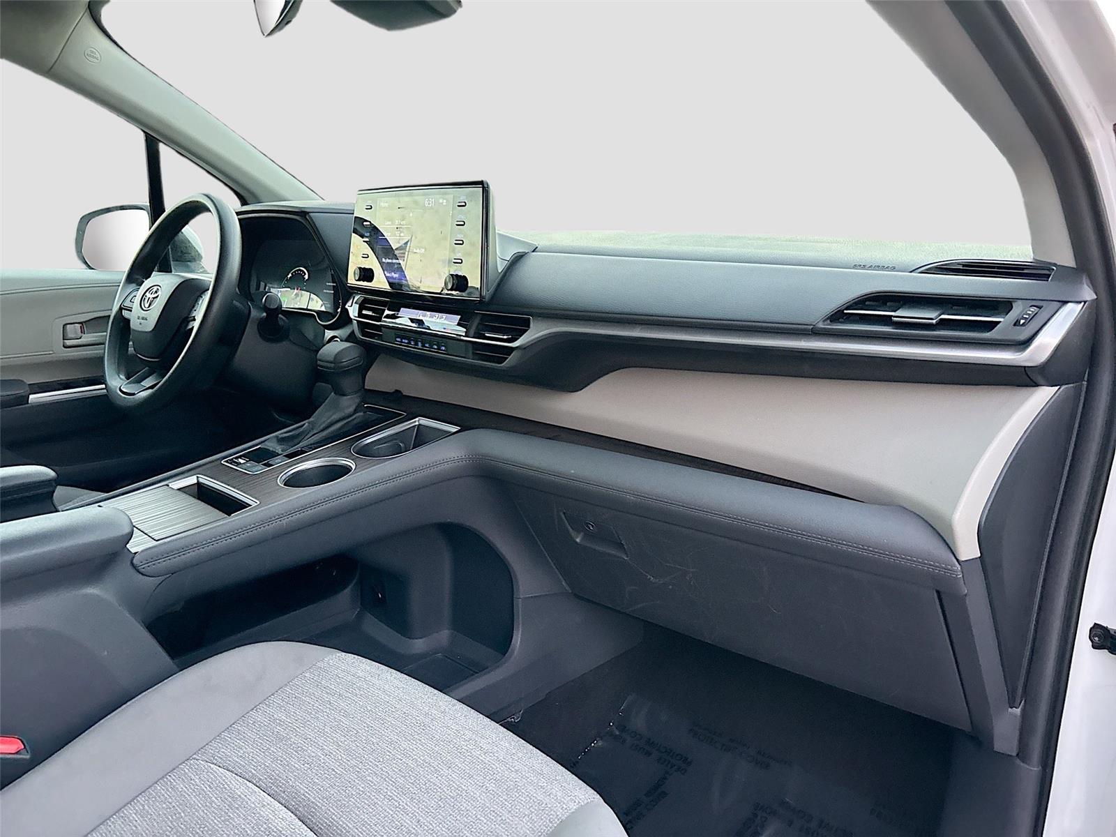 2024 Toyota Sienna LE 8-Passenger