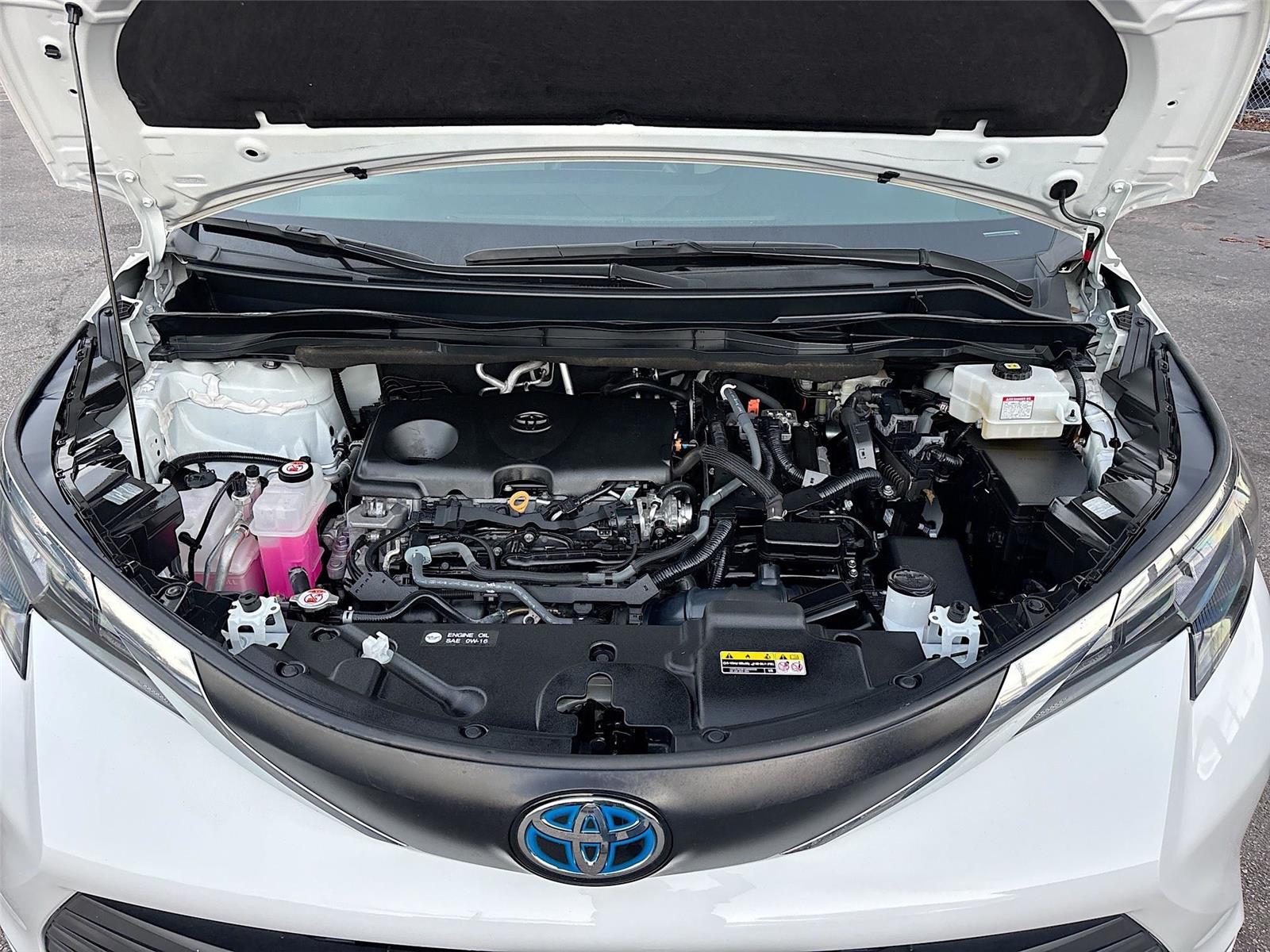 2024 Toyota Sienna LE 8-Passenger