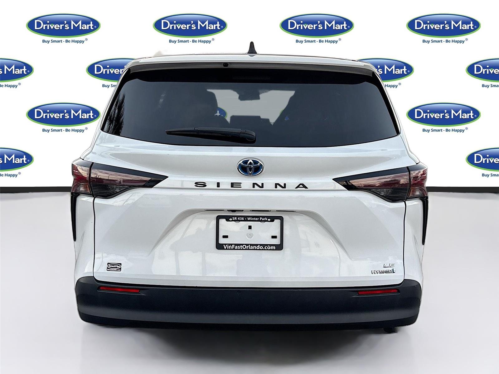 2024 Toyota Sienna LE 8-Passenger